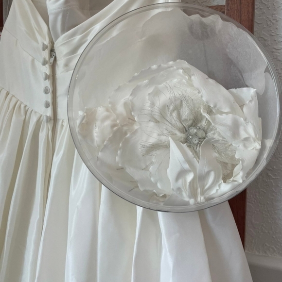 Watters Mimi Gown with Watters Dee Bow - Picture 6 of 7